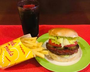自家製ひき肉のハンバーガーセット Hamburger set Halal
