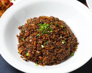 黒チャーハン Black Fried Rice