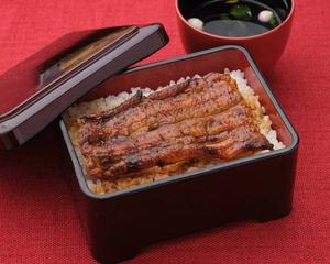 鰻重 松  (半身) 吸い物付