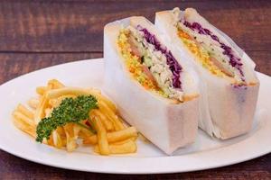 【自家農園産有機バジル使用】イタリアンバジルチキンサンド