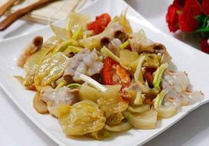豚のホルモンと高菜炒め Lng heo xao dua chua