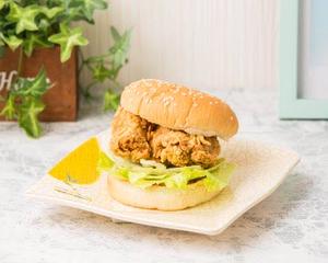 チキンハンバーガー Chicken Hamburger