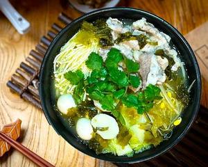 高菜牛肉米線(酸菜肥牛米)