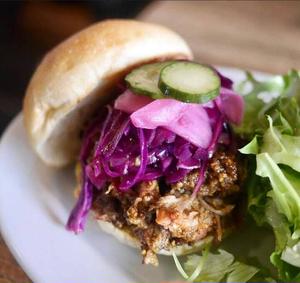 プルドポークサンド PULLED PORK SANDO