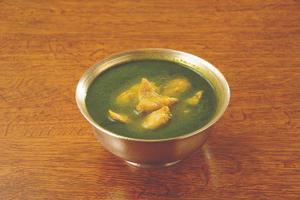 ほうれん草とチキンカレー Spinach and Chicken Curry