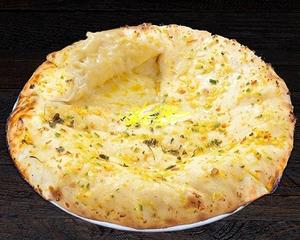 とろ～りチーズガーリックナン Cheese Garlic Naan