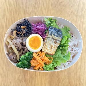【新メニュー】サバの照焼きと飛騨牛すき煮弁当