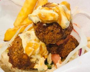 タルタル南蛮ファラッフェルピタサンド Tartar sauce Falafel pita