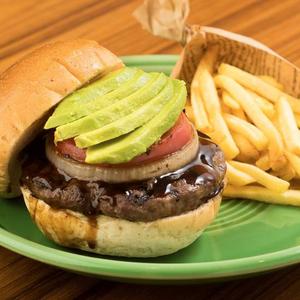 ビーフ100% HIBACHI グリルバーガー wアボカド 100% Beef HIBACHI Grilled Burger with Avocado