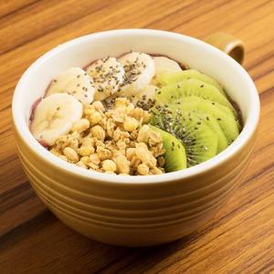 アサイーボウルプレーン(キウイ・バナナ) Plain Acai Bowl (Kiwi, Banana)