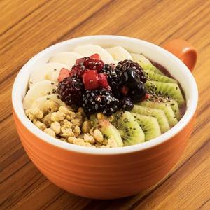 アサイーボウルミックスベリー Acai Bowl with Mixed Berries