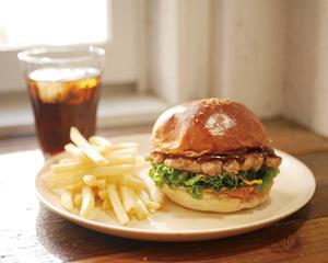 サルシッチャ照り焼きバーガーセット