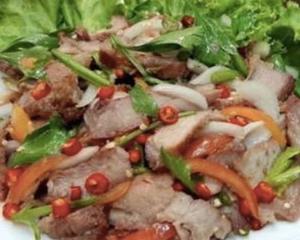 ヤンムウコムウヤンムウ(焼豚サラダ)