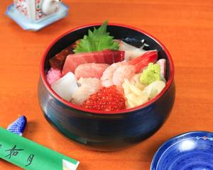 ちらし 月 Chirashi Sushi - Moon