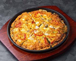 【当店おすすめ】海鮮チヂミ 【Our recommendation】Seafood Korean Pancake