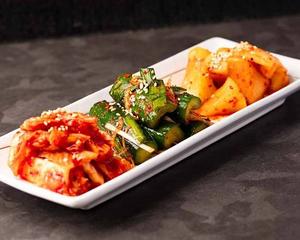 キムチ盛り合わせ Assorted kimchi