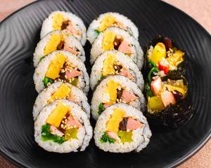 キンパ Kimbap(Korean-Style Makizushi)