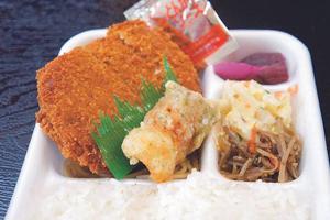 国産チキンカツ弁当 Chicken Cutlet Bento Box