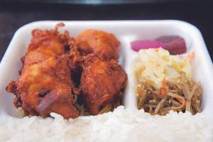 ジューシー唐揚弁当 Diced Juicy Fried Chicken Bento Box