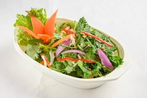 パクチーサラダ コリアンダーの葉、白菜、レタスのサラダ。 Pakuchi Salad