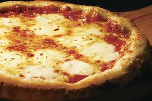 5種のチーズ Five Cheese Pizza