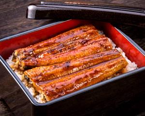 鰻蒲焼き重(特盛丸々1匹のせ)