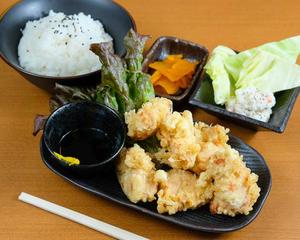 【弁当】大分名物とり天弁当 かぼすぽんず付き 中 Deep Fried Chicken Bento Box with Ponzu Citrus Juice M