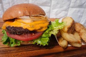 チーズバーガーセット(ドリンク付き)