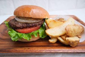 ハンバーガーセット (ドリンク付き)