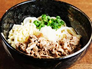 冷やし肉うどん Chilled Udon with Sukiyaki Beef