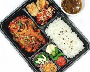 ピリ辛豚肉炒め定食 Stir-Fried Pork and Vegetables set meal