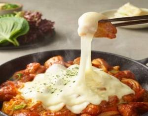 チーズタッカルビ Stir-fried Chicken with cheese