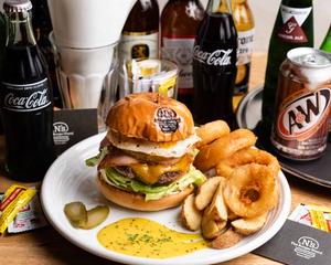 ベーコンエッグパインチーズバーガー BEPC burger