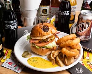 ベーコンエッグチーズバーガー Bacon ＆ Egg Cheeseburger