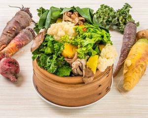 旬の野菜の色々入ったセイロ蒸し