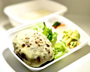 肉感溢れる和牛100%チーズハンバーグ弁当【200g】ご飯大盛り無料！