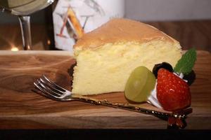 ふんわり口溶け♪カプリ風スフレチーズケーキ