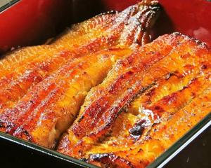 うな重(上)/うなぎ約110g、ご飯250g Unagi rice box (bamboo)