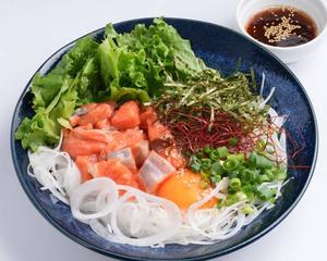 サーモンポキ丼(韓国風ユッケタレ) Samon Poke Rice bowl