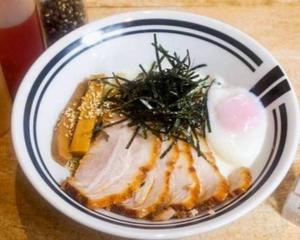 全部のせ油そば