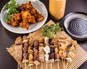 焼鳥10本+唐揚げ(1人前) 10 Grilled Chicken Skewers + Fried Chicken (Serving for 1)