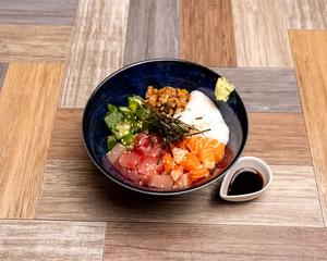 マグロとサーモンのネバトロ海鮮丼