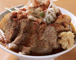 当店一番人気になっちゃいました。すべてマシマシ 辛みそ豚ラーメン