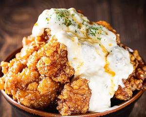 【タルタルまみれ】悪魔のチキン南蛮丼