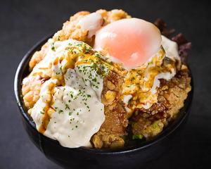 【タルタルまみれ】悪魔の温玉チキン南蛮丼