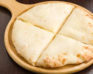 チーズナン Cheese Naan