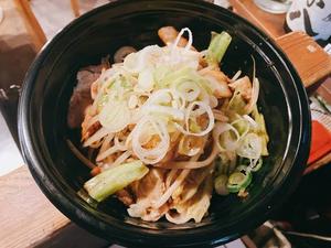 豚キムチ丼