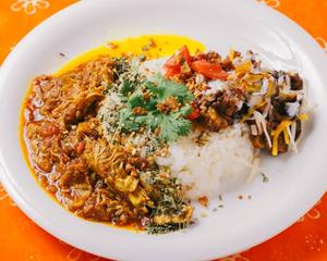 あいがけカレー(キーマ+スパイシーチキン)