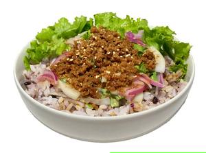 クリーミーごまドレッシングのピリ辛担々サラダ丼