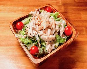 蒸し鶏サラダ Steamed Chicken Salad